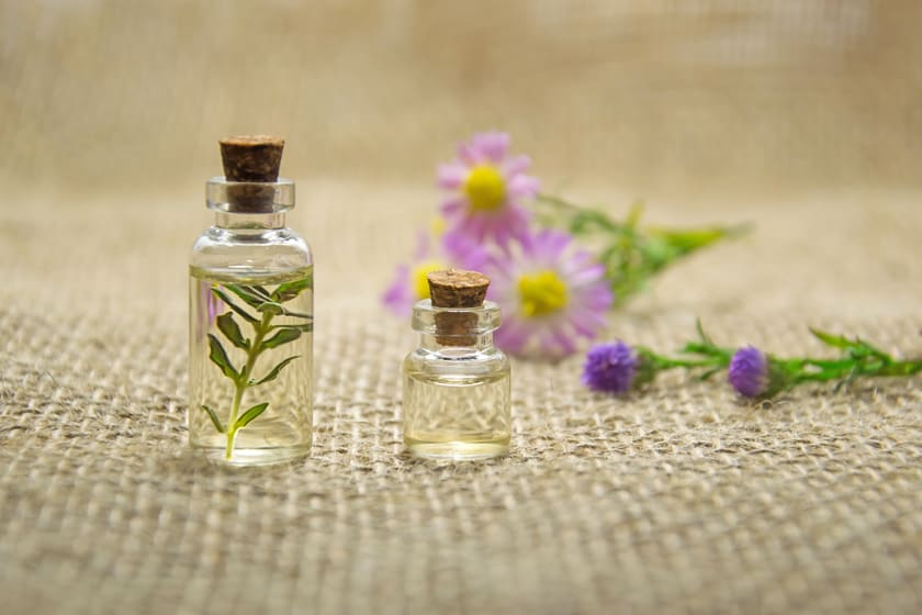 How to make an essential oils diffuser using dried lavender