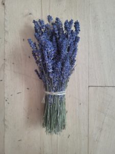 english hidcote blue dried lavender bundle