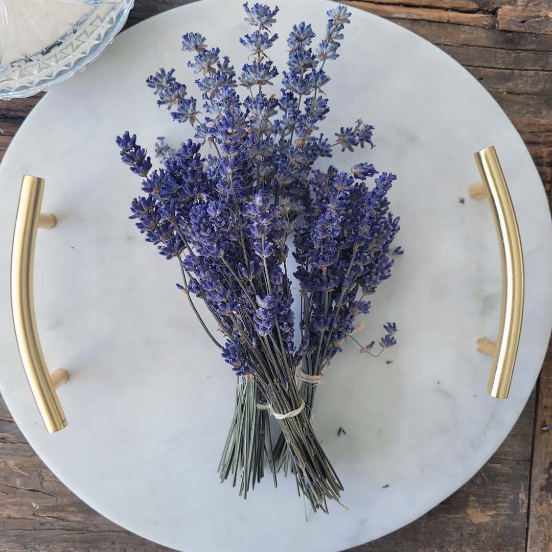 mini-lavender-bundles-for-place-settings-at-weddings-events